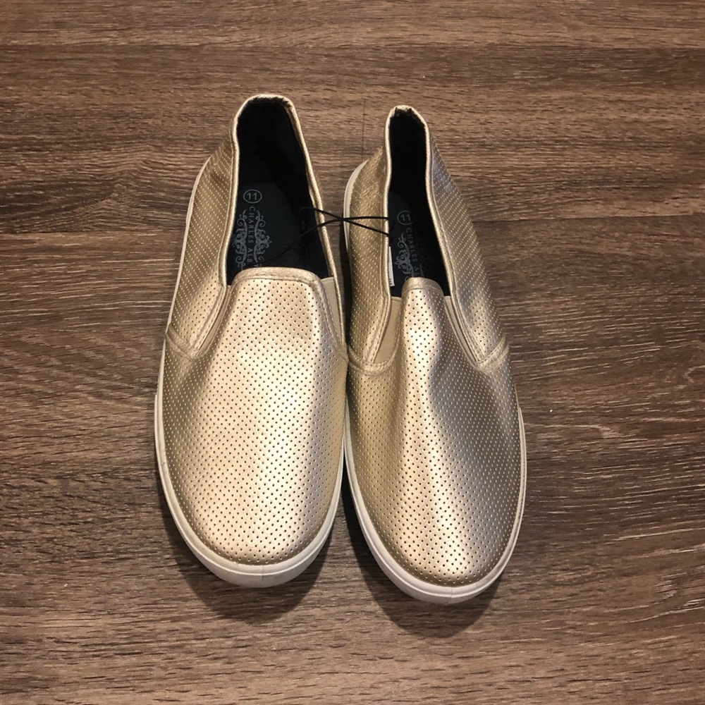 🌟Gold slip-on sneakers size 11 but fits like a 10